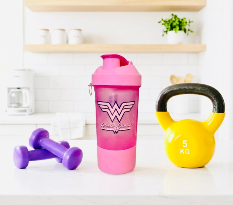 Quirky Wonder Woman Shaker For Her (700ML)